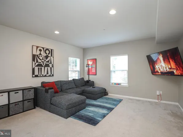 1024 Cook Dr SE, Washington, DC 20032
