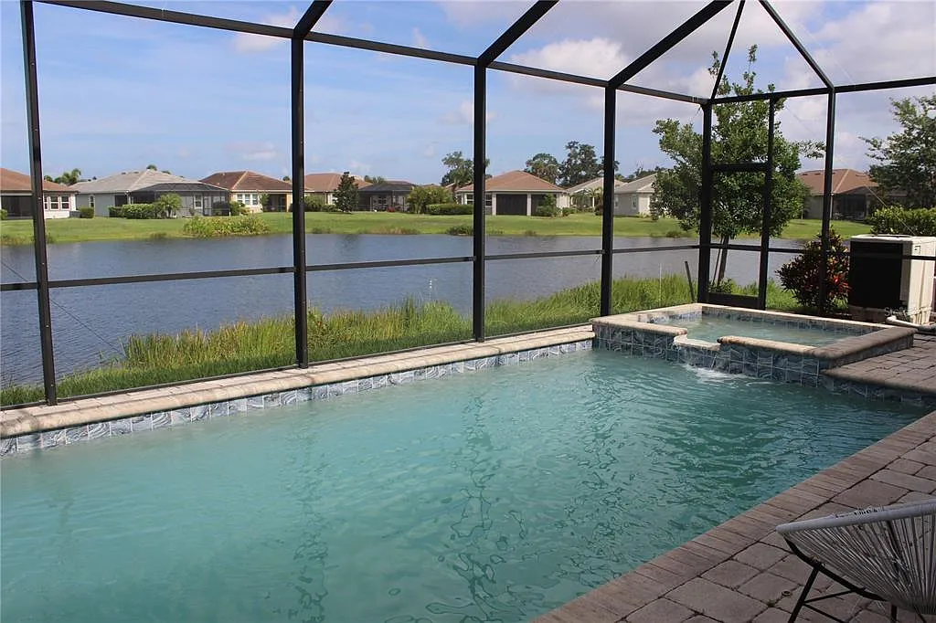 3 bed, 2.0 bath, 2298 sqft, $4,100 — Photo 3
