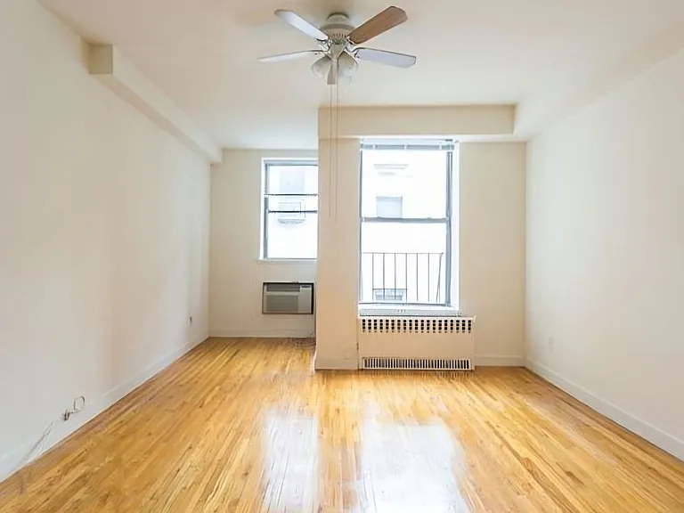 1665 1st Ave #1B — Photo 2