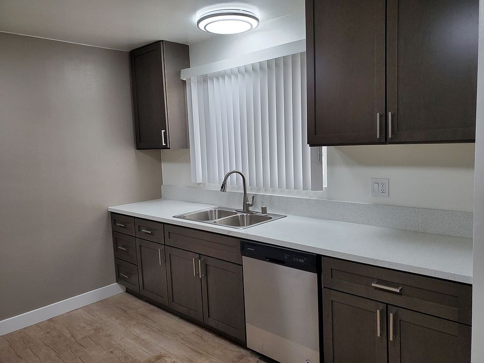 2 Bdrm - Kitchen