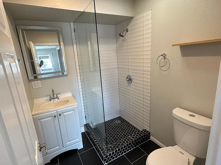 809 Diamond St — Photo 2