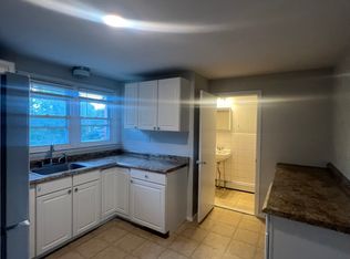 28 Concord St APT 10, Ashland, MA 01721
