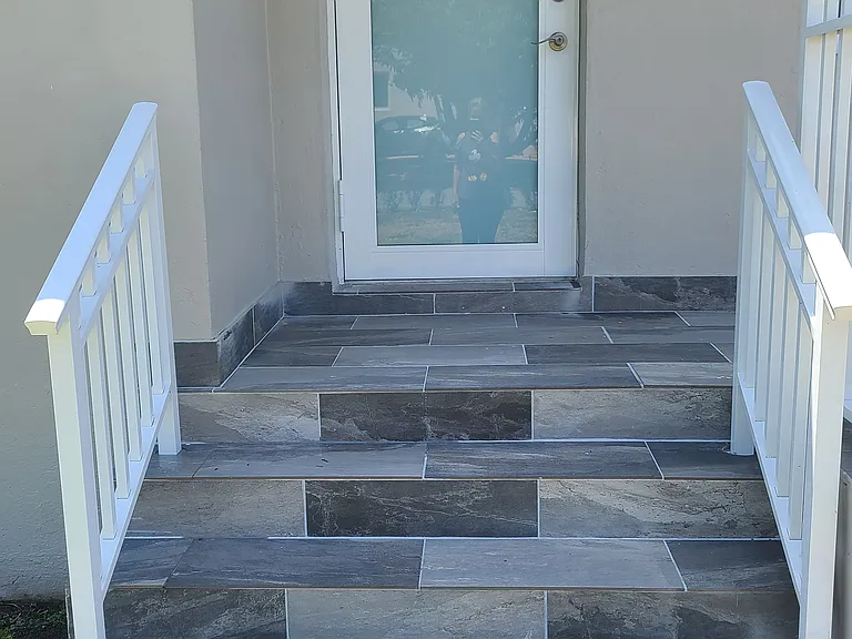 6300 SW 21st St — Photo 2