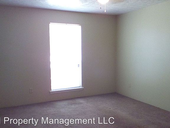 2nd image of 150 Yellow Jacket Dr APT 26