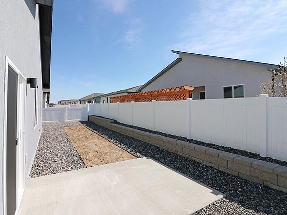 4th image of 1640 Rusty Rivet Rd