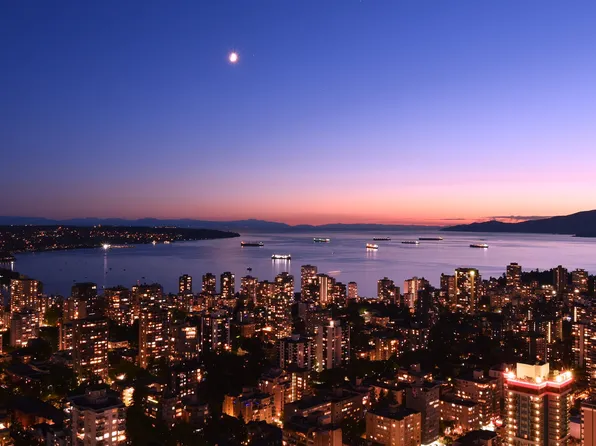 1128 Georgia St W #5104, Vancouver, BC V6E 0A8