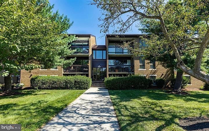 1st image of 563 Florida Ave #132
