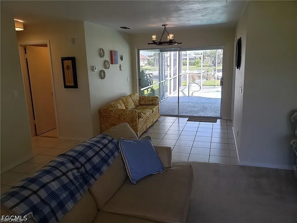 2 bed, 1.0 bath, 1047 sqft, $3,300 — Photo 2