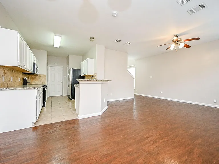 6127 Yorkglen Manor Ln — Photo 11