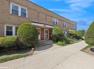 221 S Maple Ave APT C, Oak Park, IL 60302