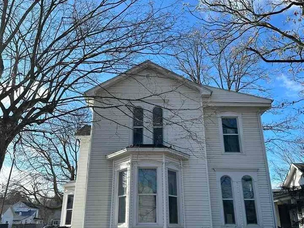 402 W 9th St, Connersville, IN 47331