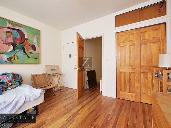 5th image of 308 12th St APT 3R