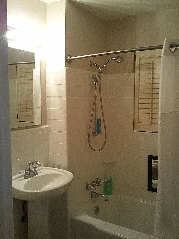 2 bed, 900 sqft, $1,725 — Photo 2