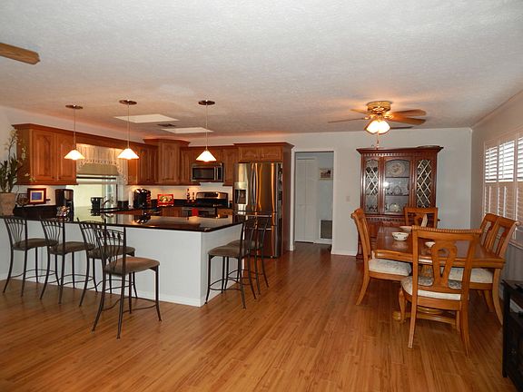 4th image of 102 SW Airview Avenue