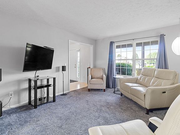 3rd image of 8521 Walden Trace Ct
