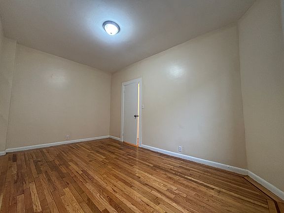 4th image of 52 Arden St APT 6L