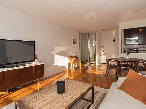 3rd image of 7235 112th St APT 14E