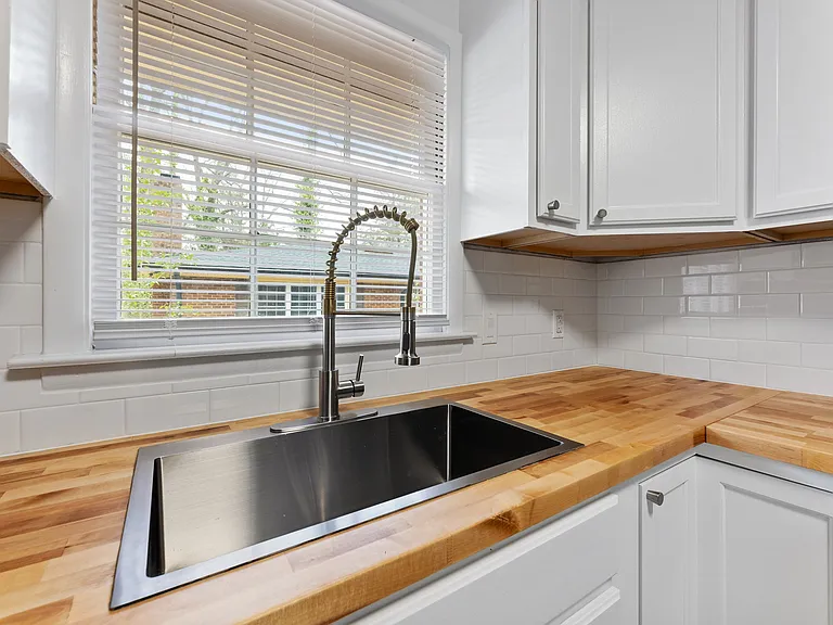 513 Bart St — Photo 15