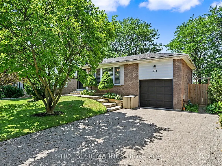 444 Withnell Cres — Photo 1