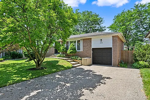 444 Withnell Cres Photo 1