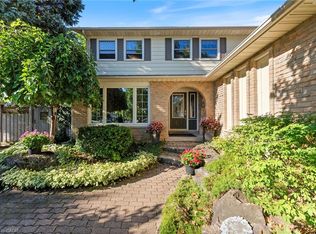 2251 Kirkburn Dr, Burlington, ON L7P 4E8