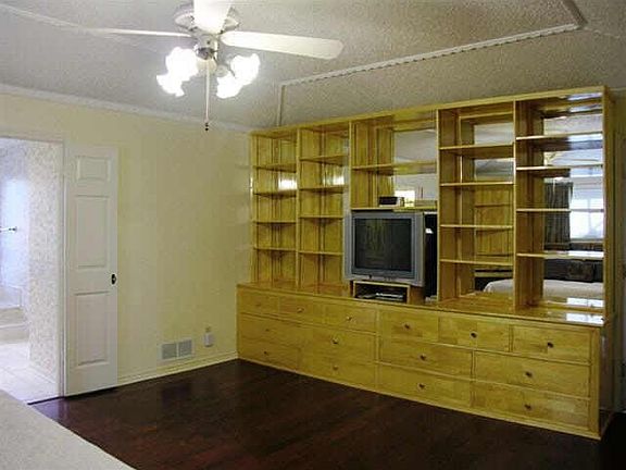 5th image of 9223 Whitehurst Dr