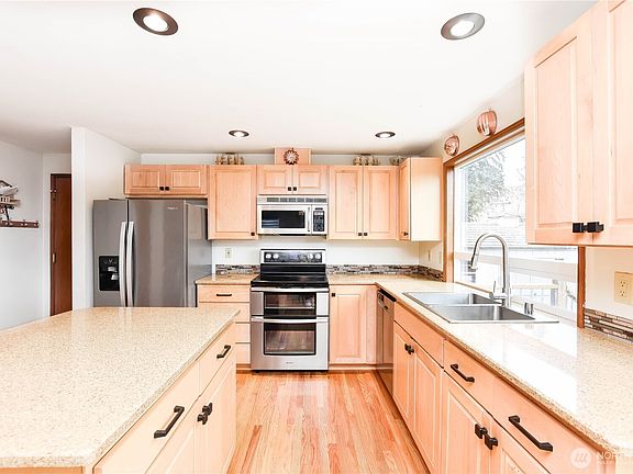 5th image of 2403 238th Place SE