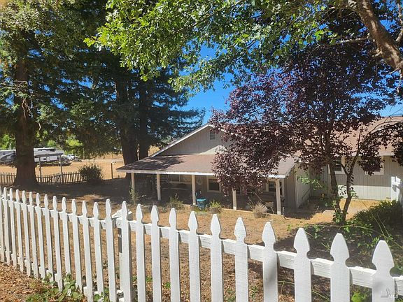 2nd image of 22620 Eastside Road