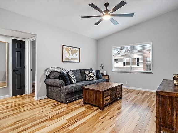 5th image of 113 E Washington Ave APT 2N
