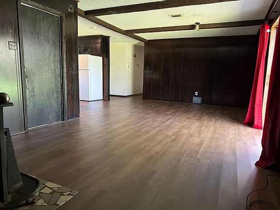 5th image of 16 Willow Dr