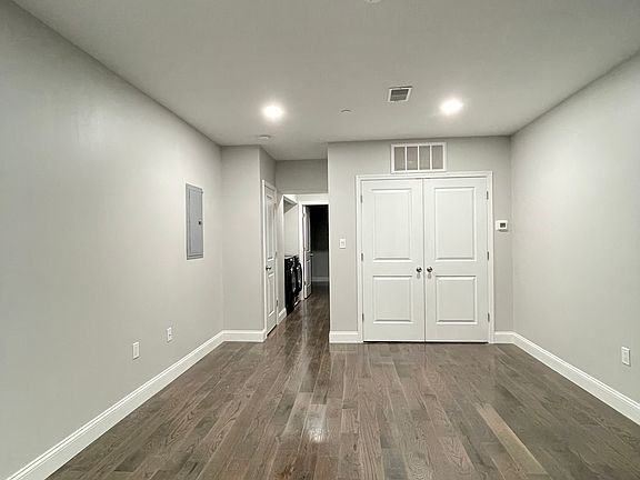 3rd image of 329 N 11th St #3R