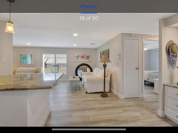 3rd image of 528 Charlemagne Blvd