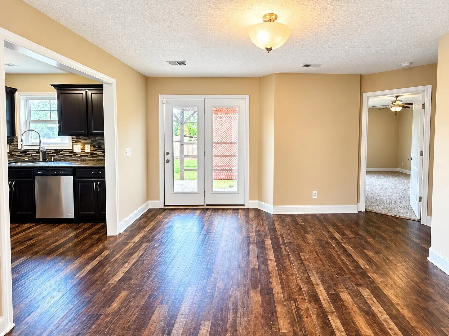 3 bed, 1204 sqft, $1,700 — Photo 2