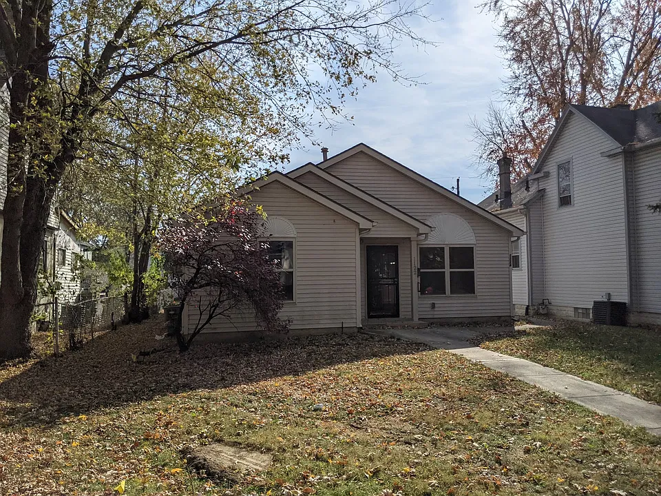 1122 Elmwood Ave #1