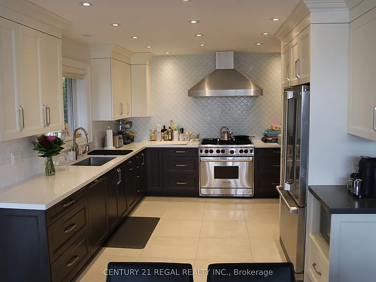 18 Rowse Cres — Photo 1
