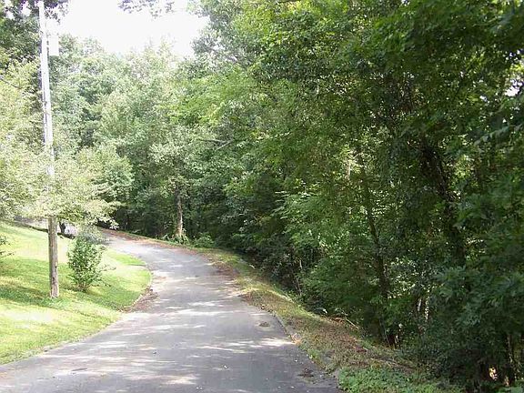 4th image of 1688 Stoney Point Cir