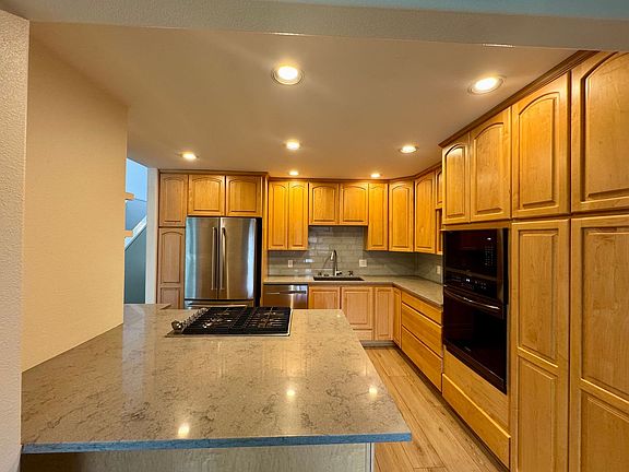 4th image of 2045 Eastridge Dr #40-B-9