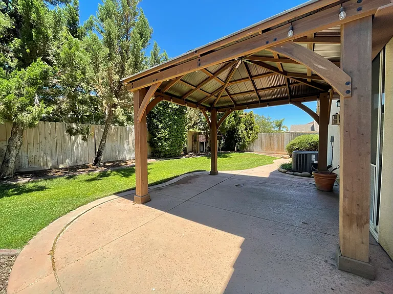 1837 Boardwalk Dr — Photo 15