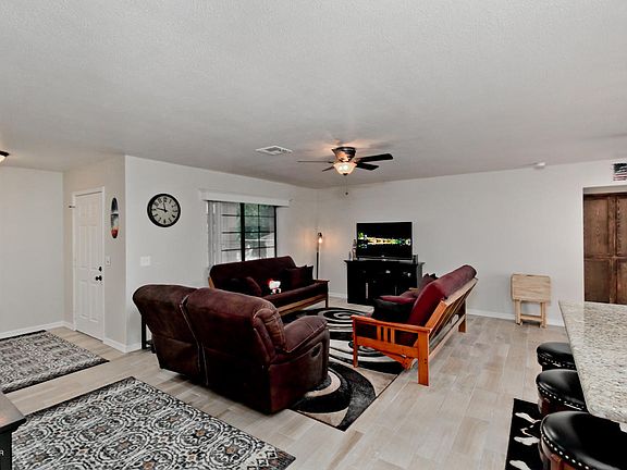 3rd image of 3605 Yucca Dr