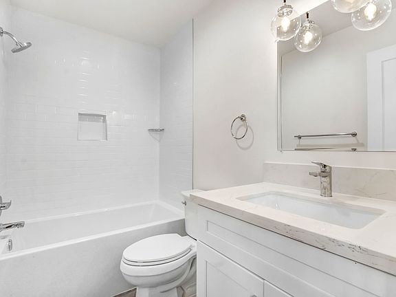 5th image of 5403 W 8th St #104