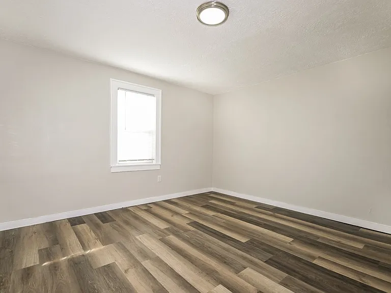 456907_018_living_room_13347281.jpg