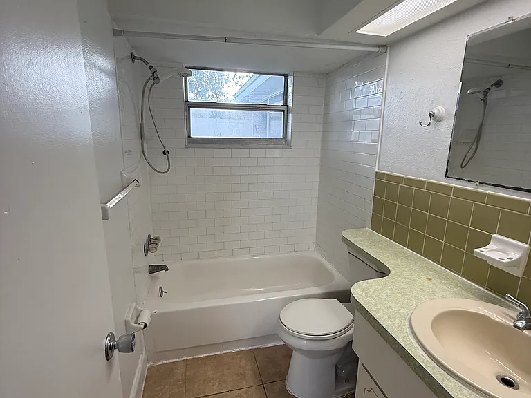4624 Durney St — Photo 10