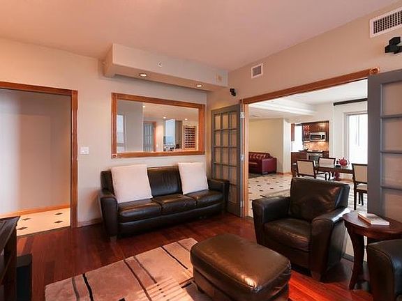 5th image of 717 S Chris Columbus Blvd #1601