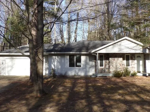 6700 Club House Dr E, Stanwood, MI 49346