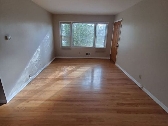 3rd image of 508 Lakeview Ave #2