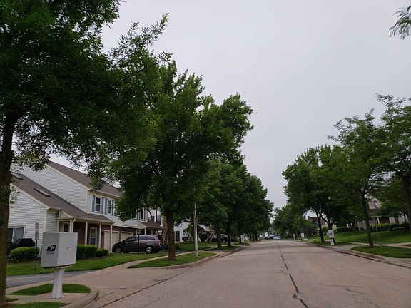 4th image of 2642 College Hill Cir #104