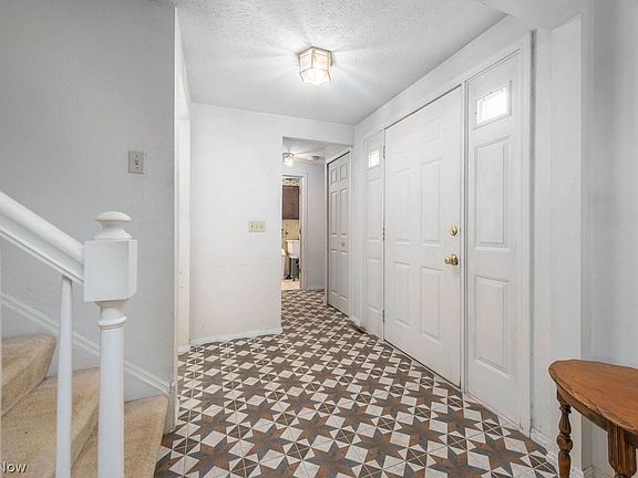 4th image of 17954 Drake Rd