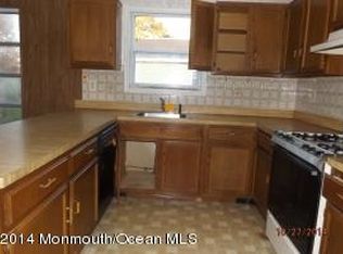 21 Plymouth Dr, Toms River, NJ 08757