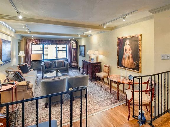 2nd image of 230 E 73rd St #7C