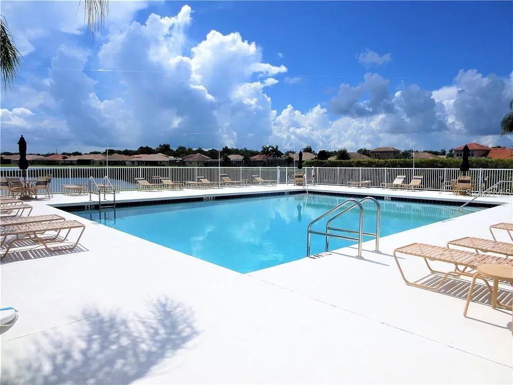 2 bed, 2.0 bath, 1740 sqft, $2,500 — Photo 2